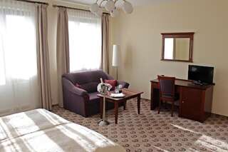Отель Astoria Bed & Breakfast Сважендз Двухместный номер с 1 кроватью или 2 отдельными кроватями-13
