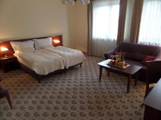 Отель Astoria Bed & Breakfast Сважендз-49